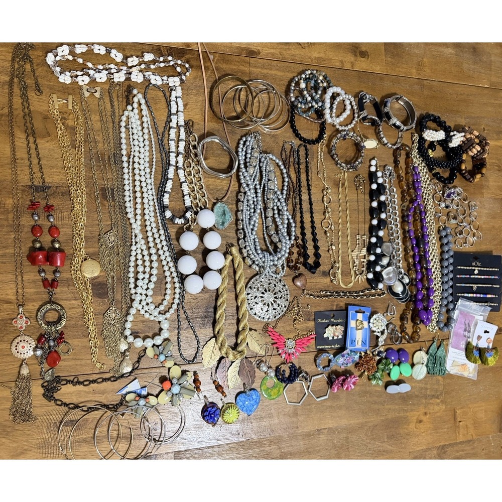 5Lbs 111 Piece Jewelry Lot VINTAGE Modern brooch earrings Chains necklace Rings